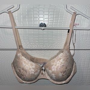 NWT Victoria's Secret Bra Lace Lightly Lined Demi Bra size 32D